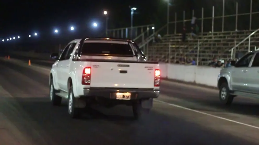 Dos detenidos por correr picadas en camionetas 4x4 