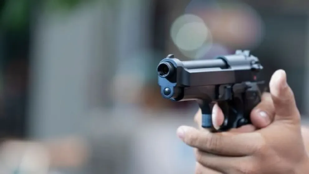 Pasará seis meses preso por amenazar con un arma de fuego a sus suegros
