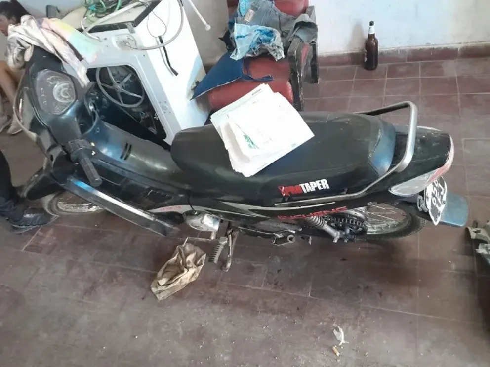Detienen a un sanjuanino que tenía motos robadas, droga y hasta uniformes policiales
