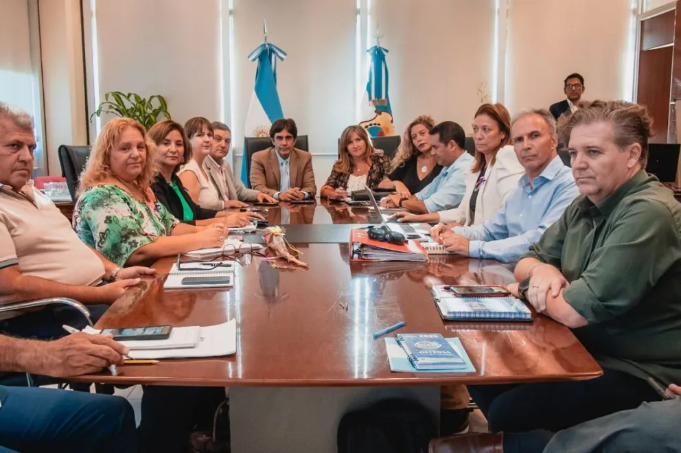 Arrancó la cuarta reunión paritaria, gobierno y gremios debaten para lograr un nuevo acuerdo salarial 