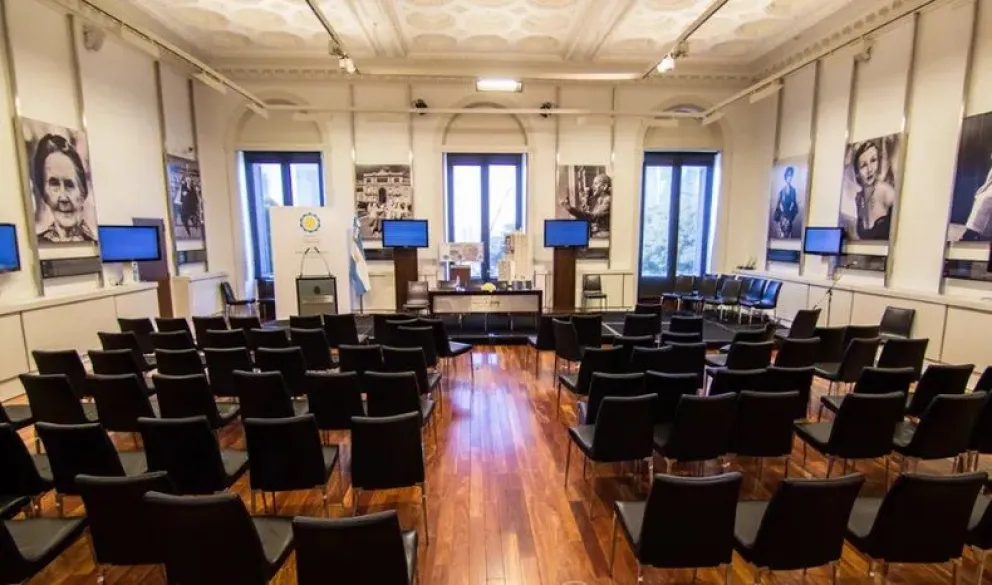 En el #8M, el Gobierno nacional anunció que cambiará el nombre del Salón de las Mujeres de Casa Rosada