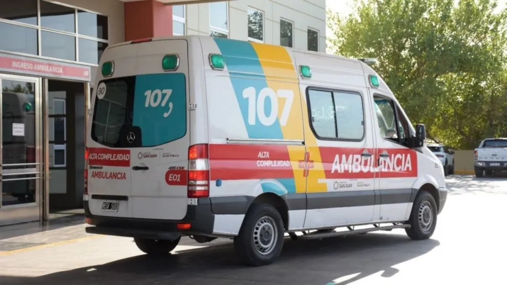 Un automovilista perdió el control, volcó y se salvó de milagro en Pocito 