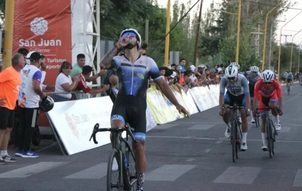 Darío Álvarez se quedó con el triunfo en el Circuito de Santa Lucía