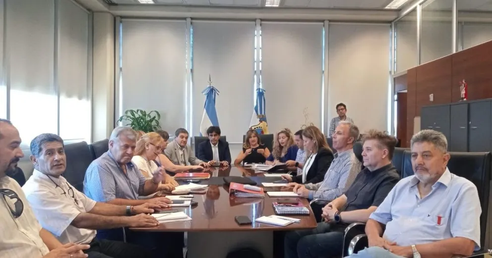 Antes de reanudar la paritaria, los gremios docentes rechazaron la propuesta de Gobierno