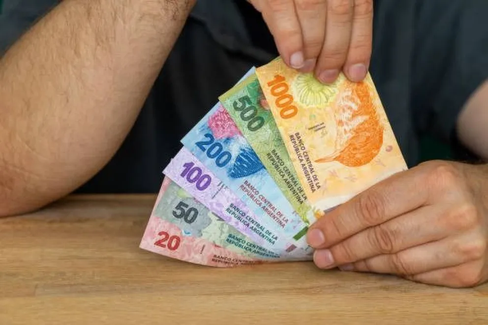 Los trabajadores formales tienen salarios por debajo de la línea de pobreza