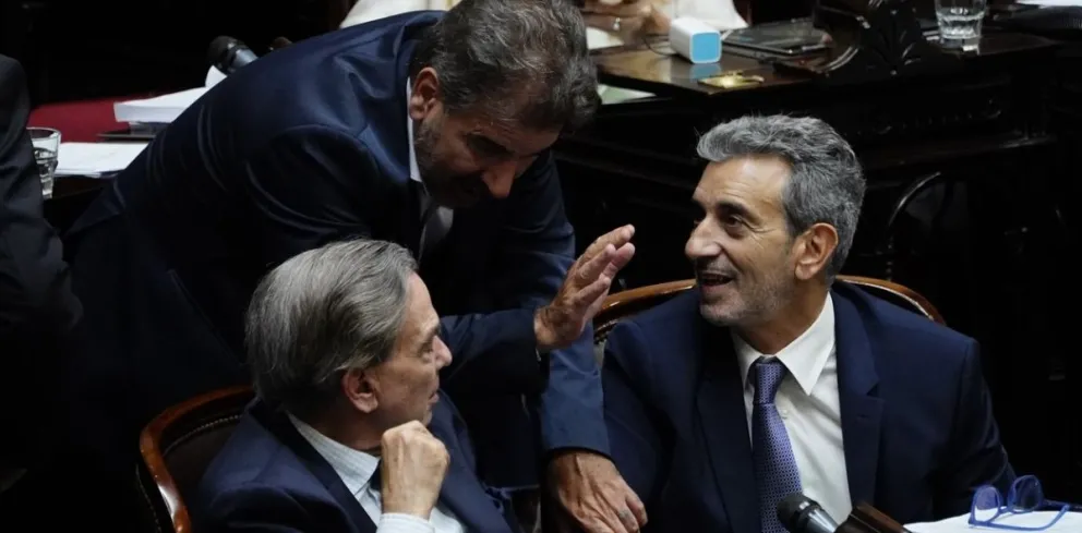 La estrategia de la oposición dialoguista busca congelar el DNU y presiona por la reforma laboral y la actualización jubilatoria