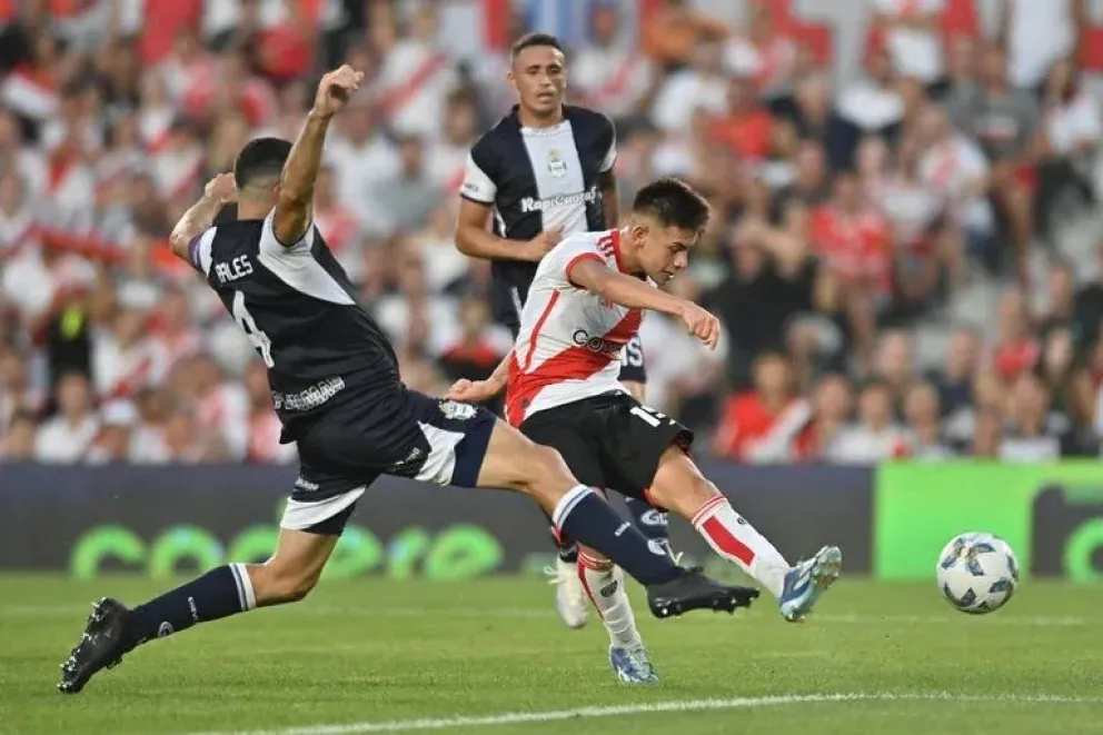 River lo dio vuelta y se aseguró la punta de la Zona A