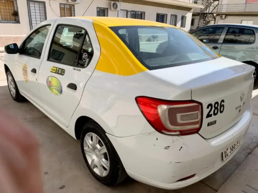 Un delincuente asaltó a un remisero mientras lo transportaba