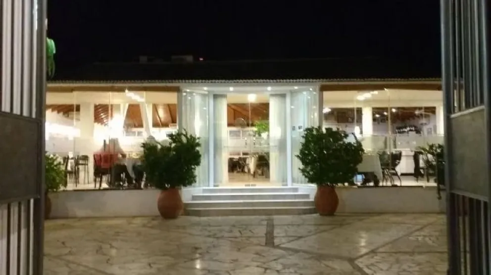 Después de 35 años de actividad, cierra la tradicional Parrilla Bigotes 