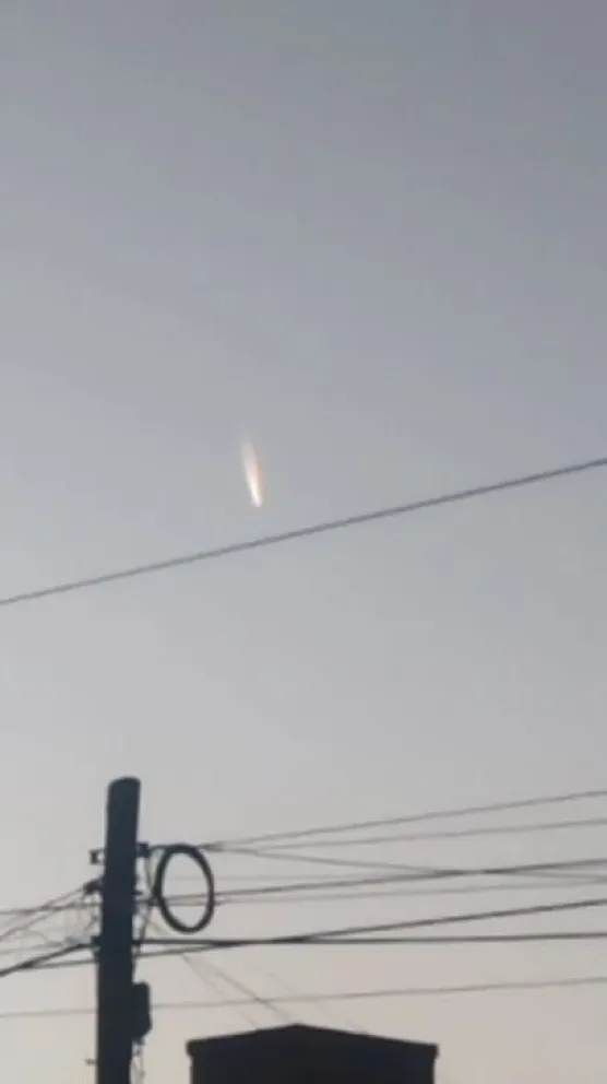 Una luz blanca en el cielo llamó la atención de los sanjuaninos 