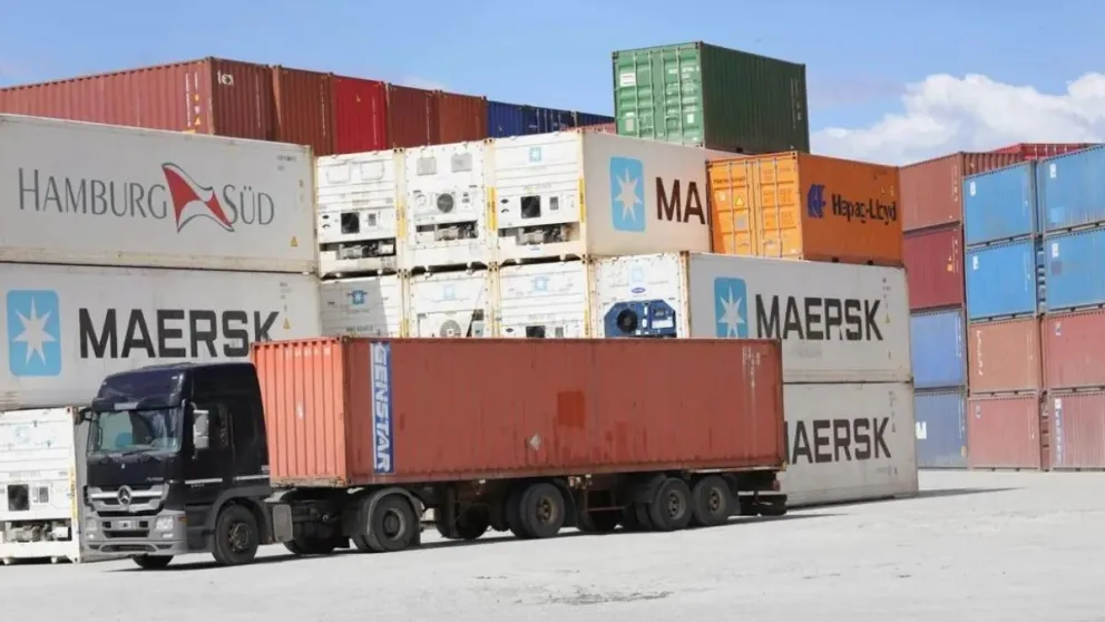 El Gobierno convocó a paritarias de último momento para frenar el paro de ATE en puertos, aeropuertos y aduanas 