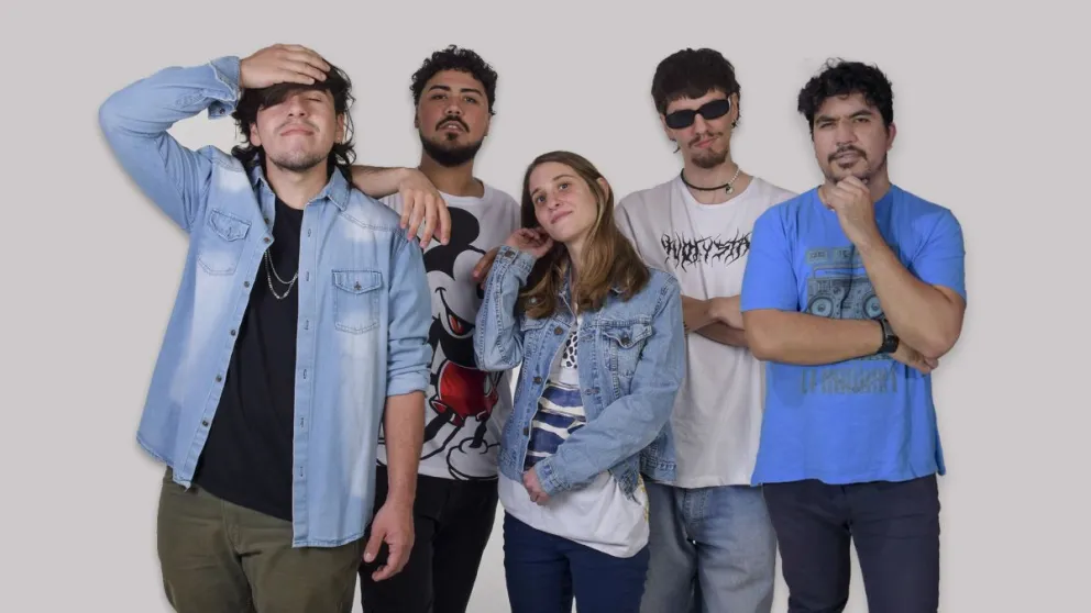 “Fondo de Bikini” presenta su nuevo disco y vuelve a poner la música del rock- indie en lo alto 
