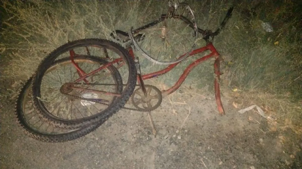 Tres personas terminaron en el hospital tras chocar una moto y una bicicleta