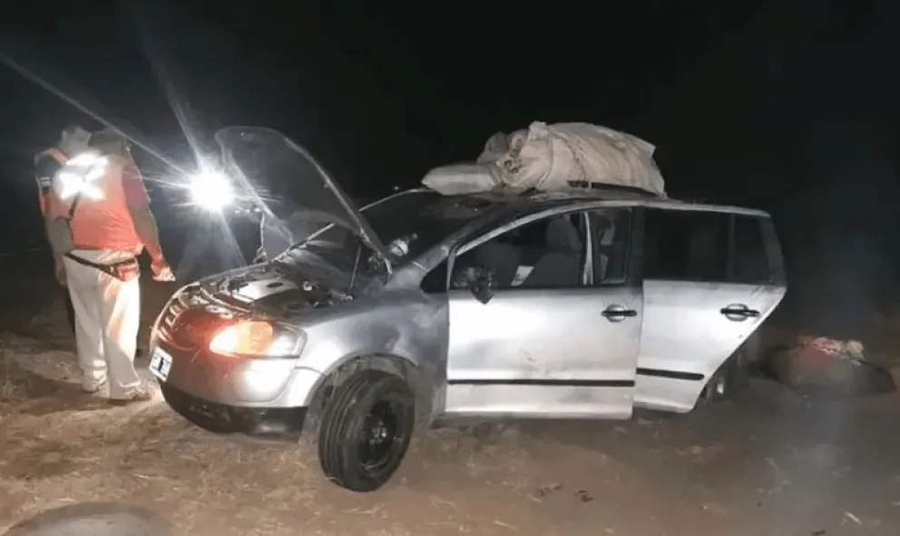 Una familia sanjuanina se salvó de milagro tras volcar en La Rioja