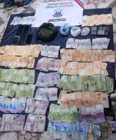 Hallan más de un millón de pesos, marihuana y cocaína en diversos operativos policiales