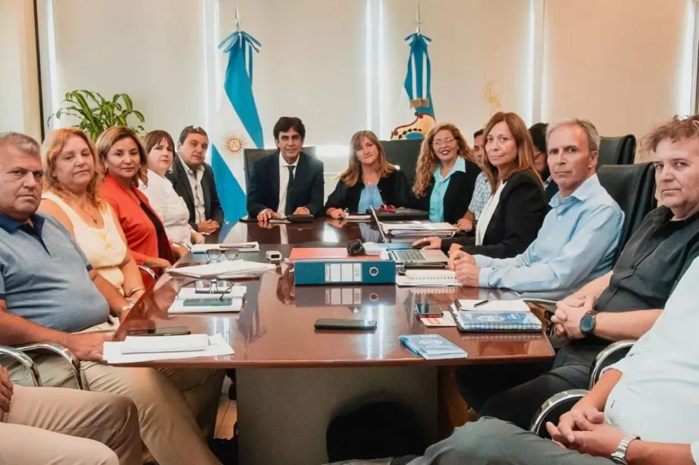 El martes los gremios docentes y el Gobierno retomarán las paritarias