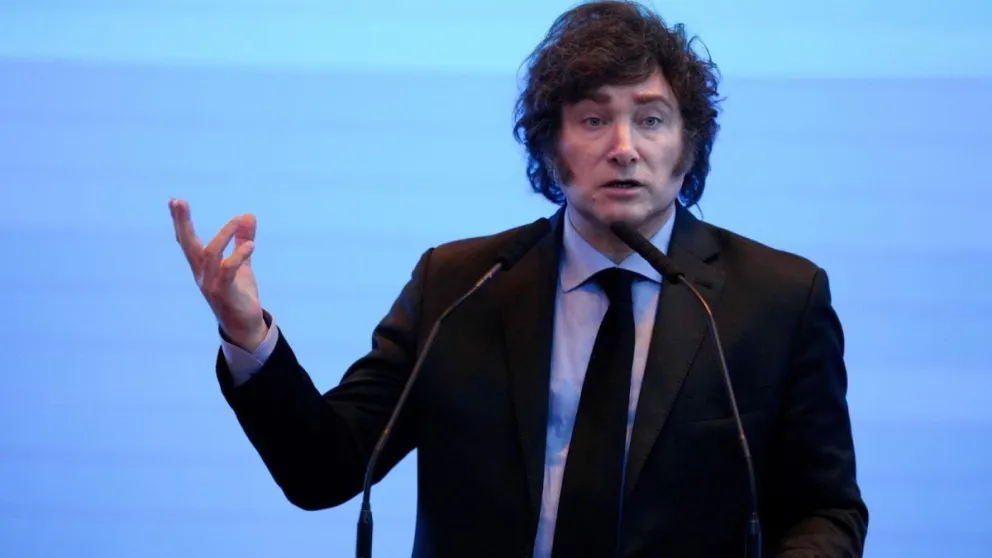 Javier Milei afirmó que no dolarizó por temor a juicio político 
