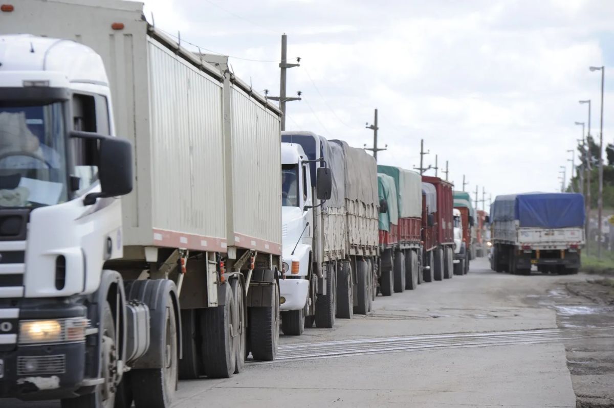 El Gobierno nacional salió al cruce y confirmó que tomará medidas en caso de realizarse el paro de camioneros  