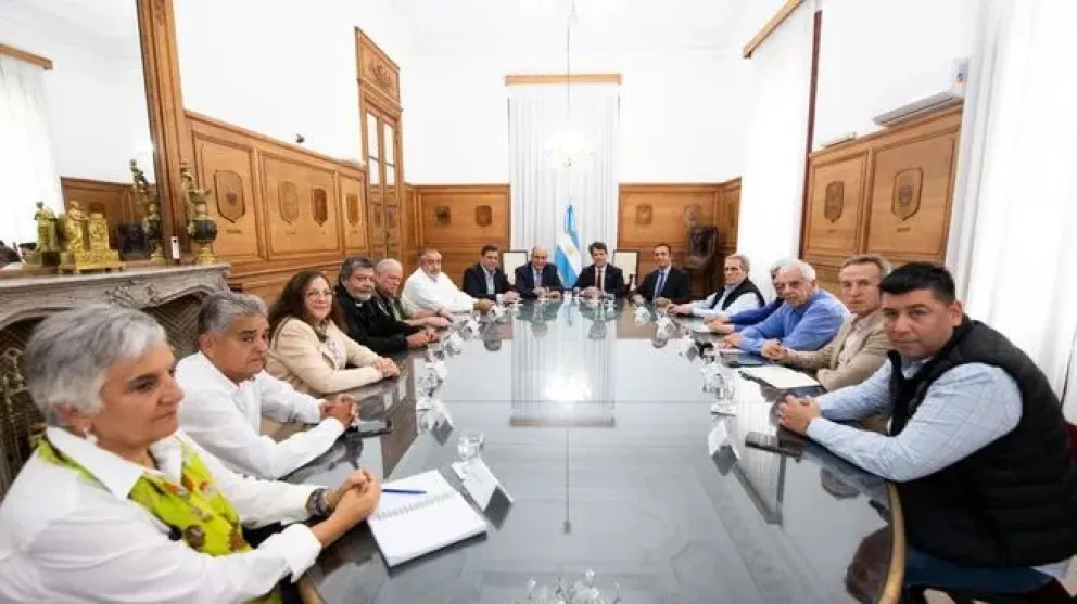 El Gobierno está dispuesto a negociar la reforma laboral con la CGT, aunque no evitaría un posible paro general
