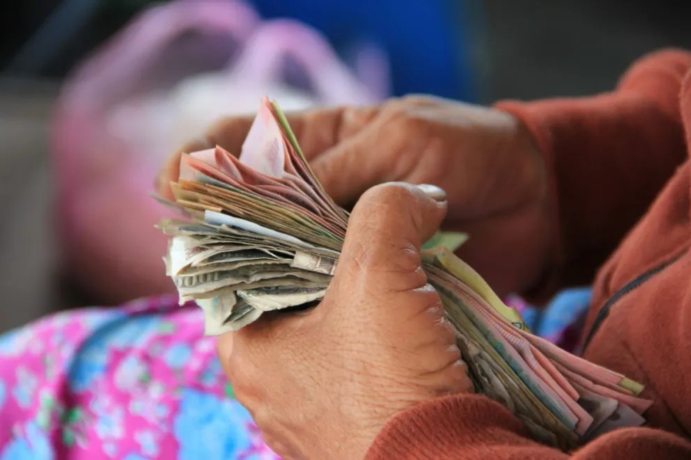 Un policía estafó a un compañero por 20 mil pesos y terminó perdiendo su trabajo