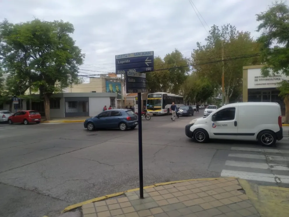 Por un choque en pleno centro, una nena de 3 años terminó en el Hospital