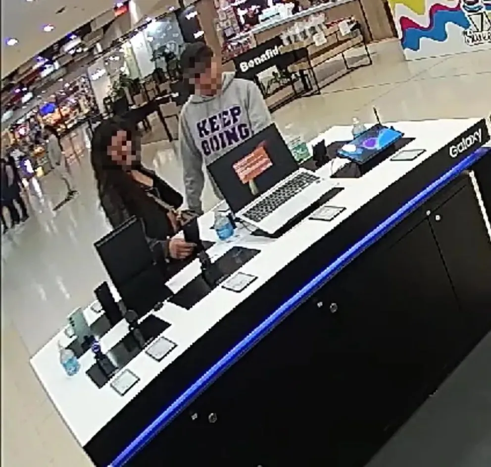 Una pareja de chilenos terminó detenida por robar en un local de Movistar del Libertad