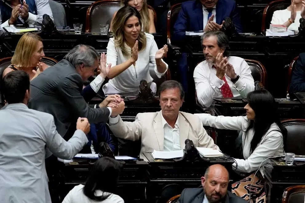Es oficial: con el alejamiento de Oscar Zago, se rompió el bloque de LLA en el Congreso
