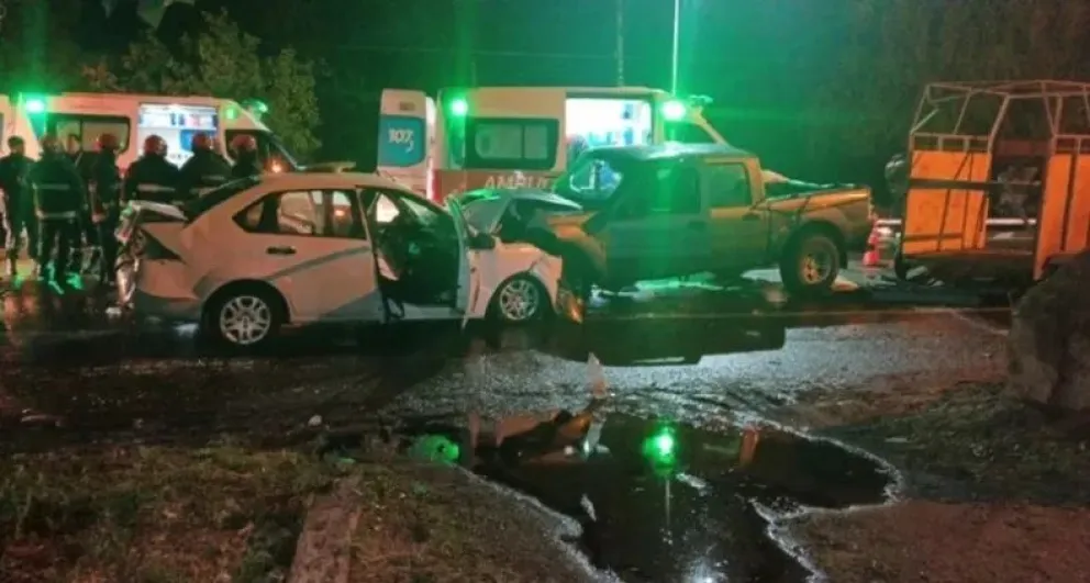 Impactante choque en Ruta 20: hay tres vehículos involucrados y varias personas heridas