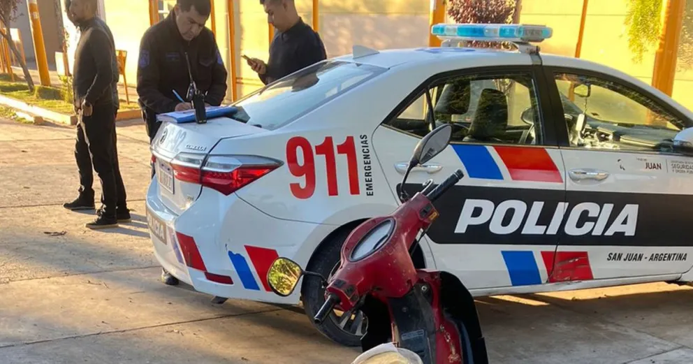 Una moto “enganchó” a una menor que cruzaba la calle y cayeron al asfalto