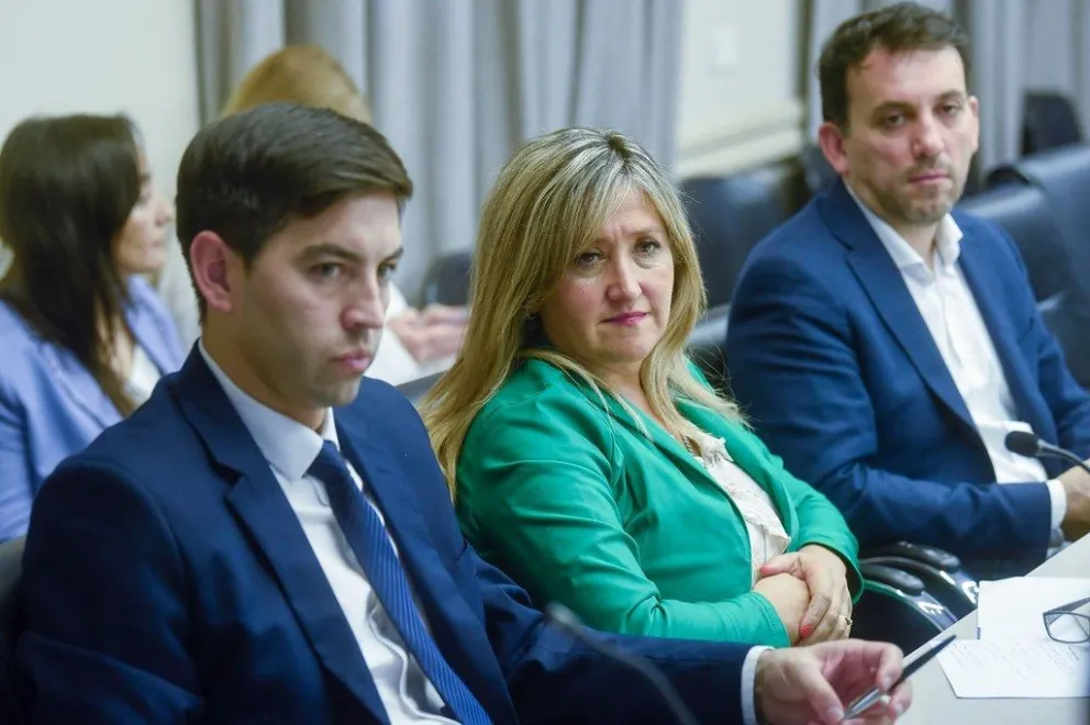 La ministra de Educación confirmó que se descontará el día a los docentes que hagan paro