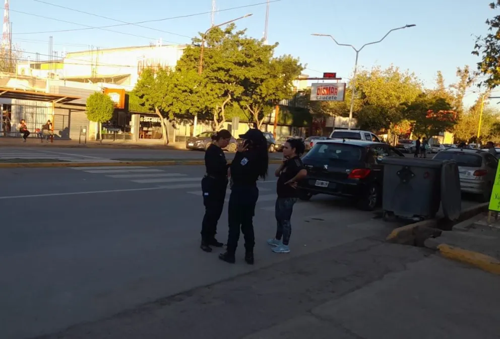 Un auto atropelló a una mujer y a sus dos hijas en Caucete