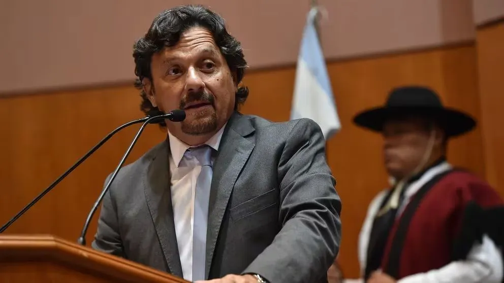 Más provincias evalúan cobrarle la atención médica en los hospitales públicos a extranjeros