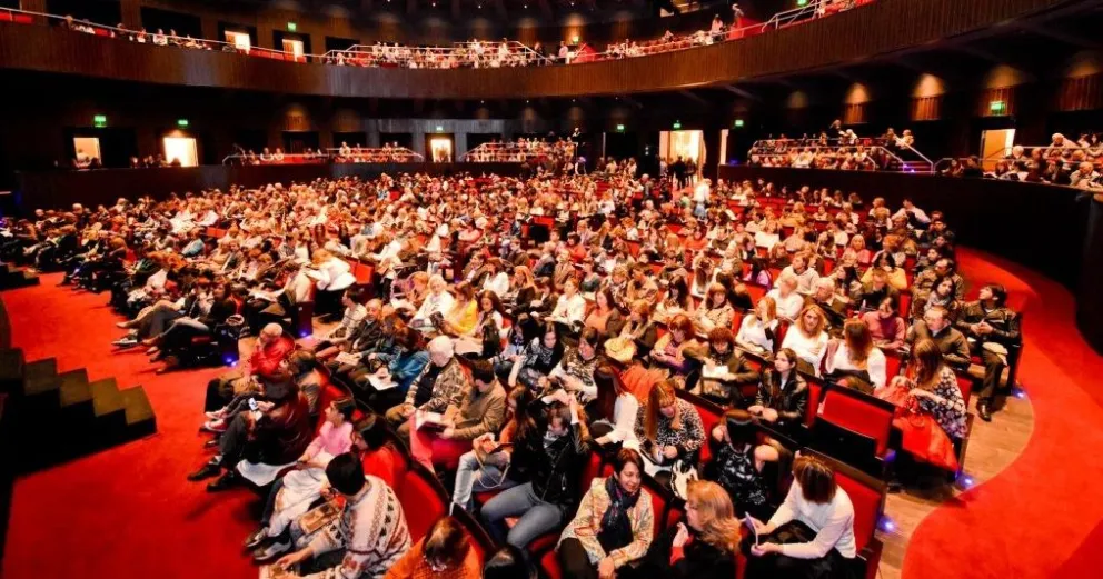Con artistas nacionales, internacionales y fuerte presencia sanjuanina, el Teatro del Bicentenario presentó su 8va. temporada 
