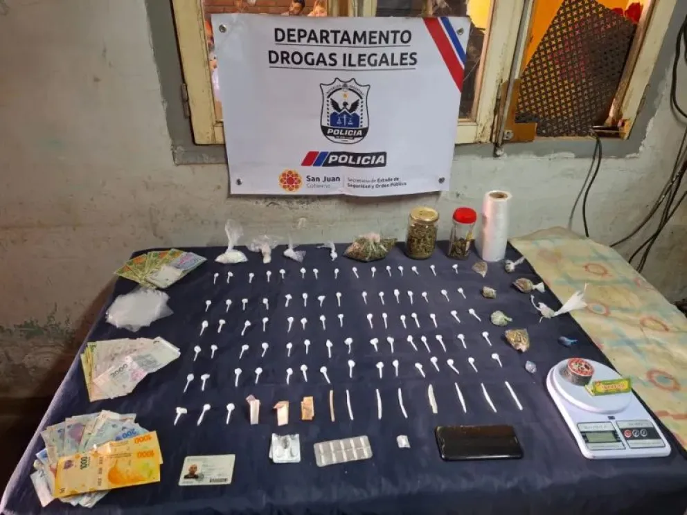 Golpe al narcotráfico: incautaron 2000 dosis de cocaína y una gran cantidad de cogollos
