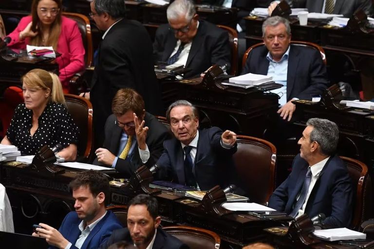 El tratamiento de la Ley Bases en el Congreso será a fin de mes ...