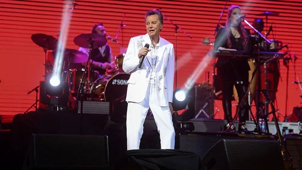 Palito Ortega se despidió con un recital en el Luna Park que recorrió su exitosa trayectoria