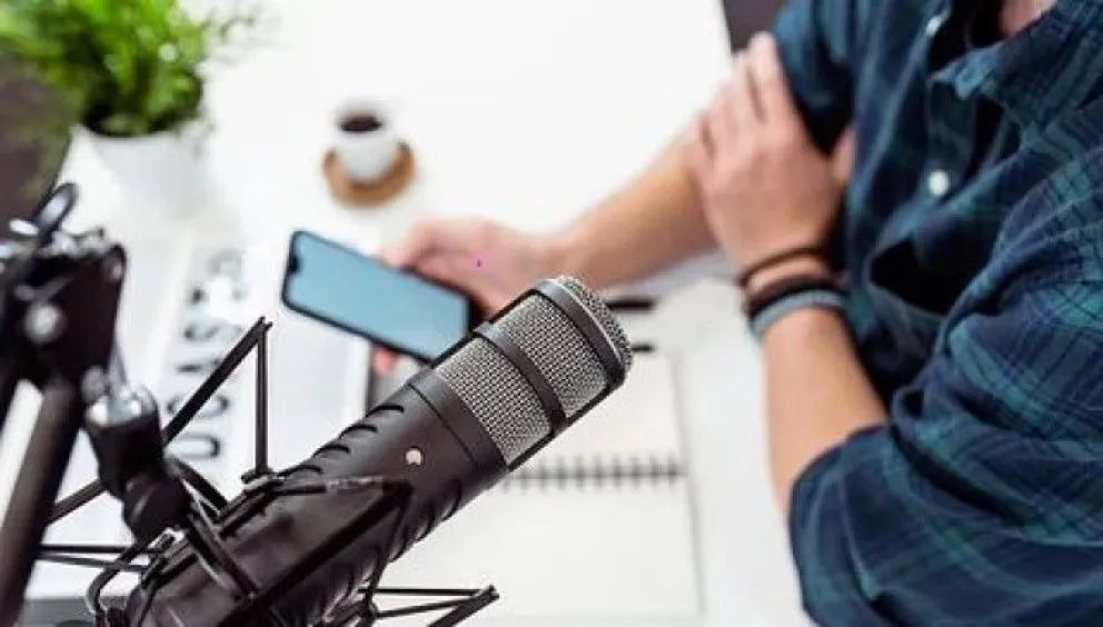 Conectar Lab todavía tiene cupos para participar en un taller de radio gratuito