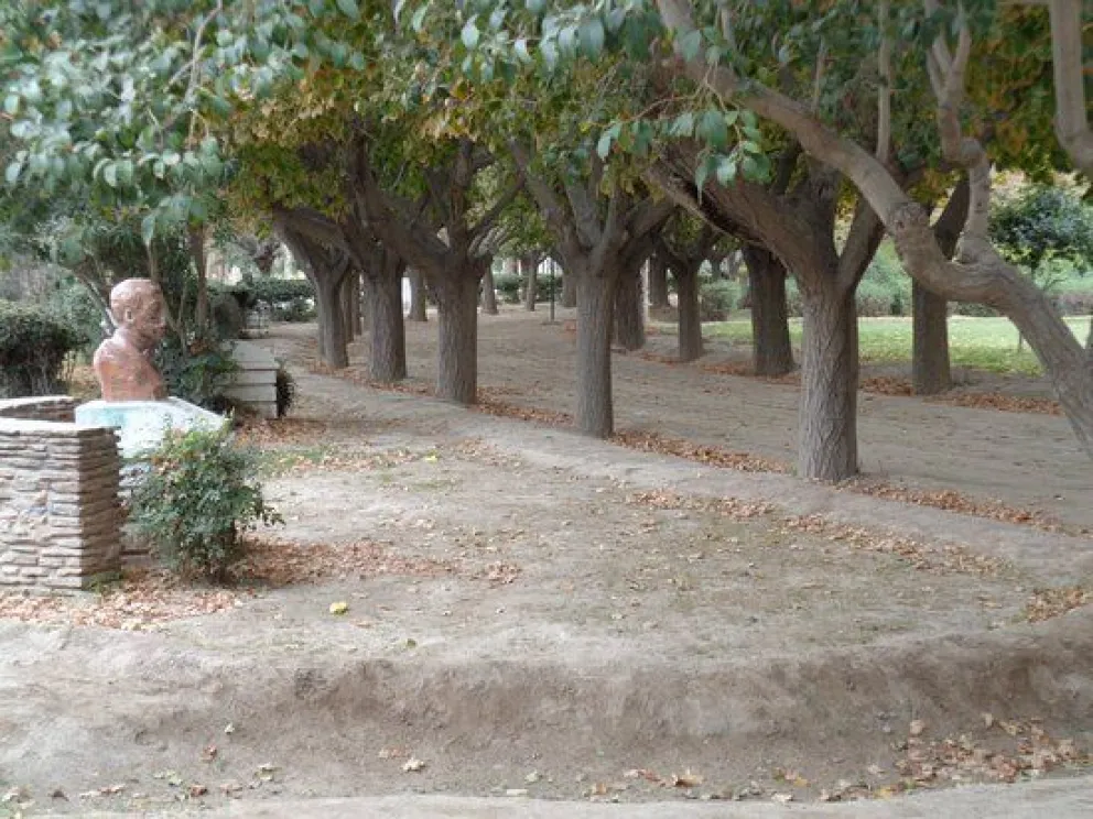Hacía maniobras peligrosas cerca del Jardín de los Poetas, le ordenaron detenerse pero se fugó: lo atraparon y llevaba tres armas de fuego 