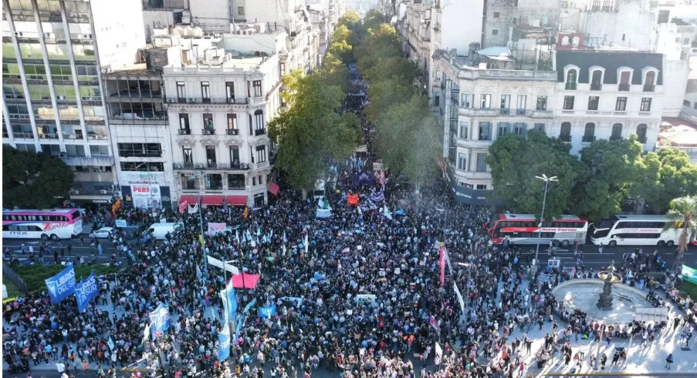 Masiva Marcha Federal Universitaria contra la administración de Javier Milei en Capital Federal