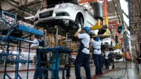 Las automotrices presentarán un pedido de reforma impositiva para que el Gobierno saque el “impuesto a la producción”