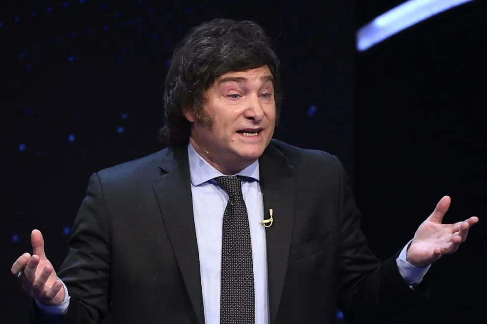 Milei sobre Malvinas: "Se tiene que resolver por la vía diplomática, como hizo China con Hong Kong"