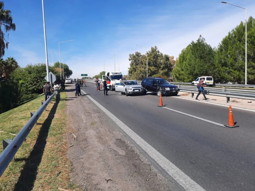 En menos de un kilómetro de distancia, nueve vehículos protagonizaron varios accidentes múltiples