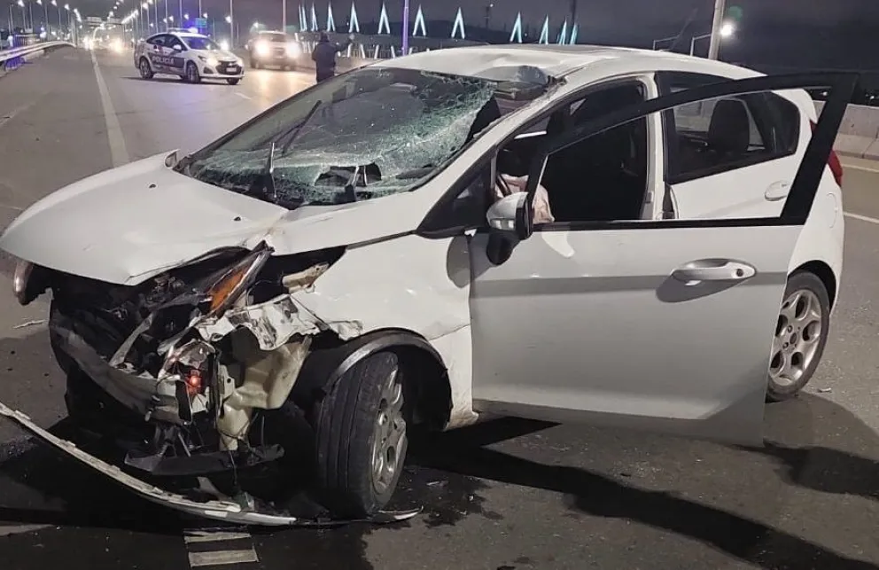 En plena Ruta 40, un hombre con su auto impactó de lleno a un camión