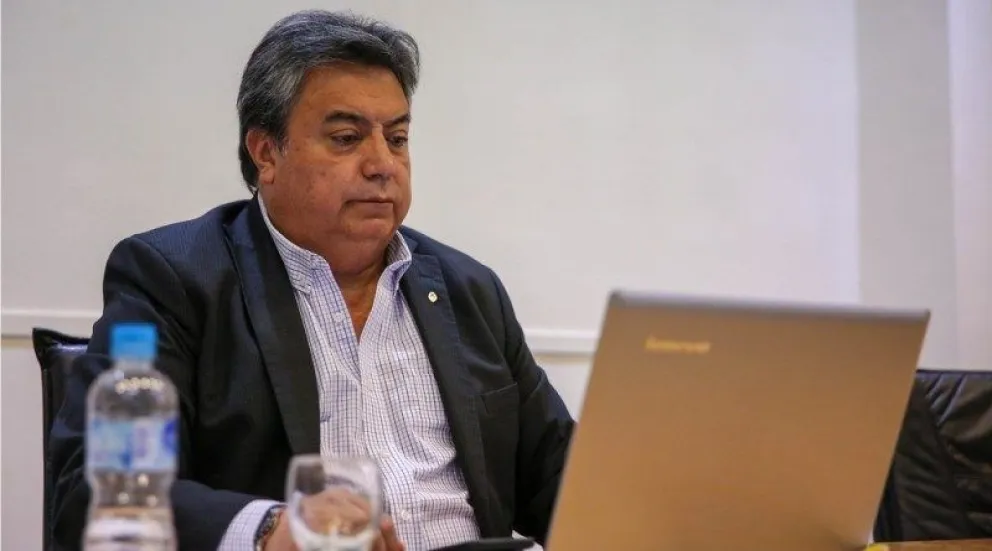 Cabello: "No sería bueno que entre gallos y medianoche, se ponga con el dedo a este o aquel"
