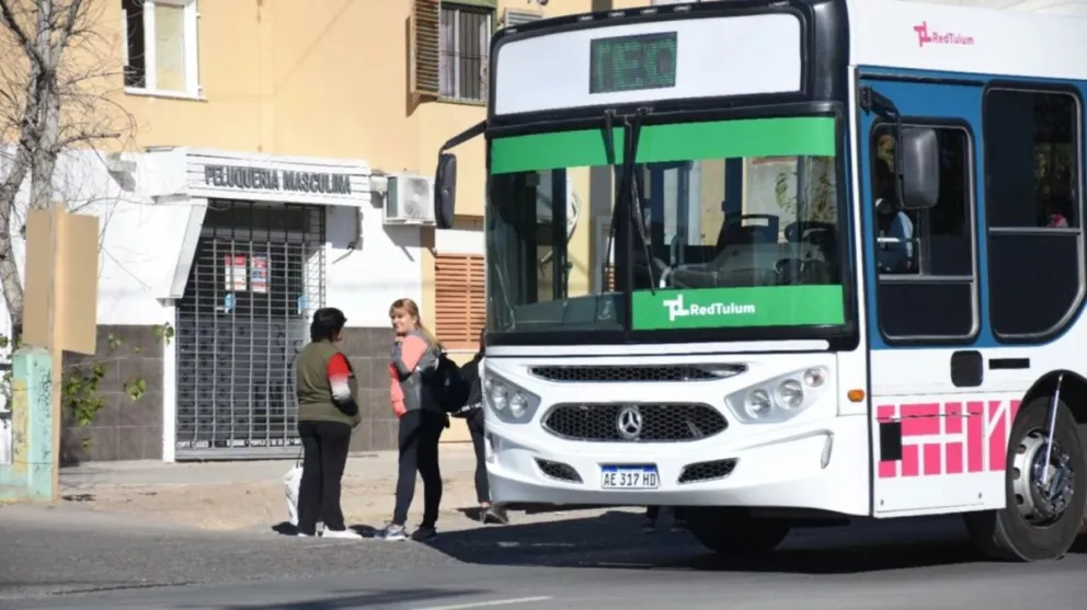 La UTA advirtió que si las empresas no pagan, habrá paro de colectivos este jueves