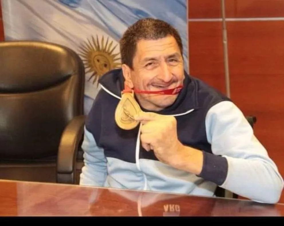 El mismo día que iba a ser homenajeado, se conoció que falleció Roberto Leglise 