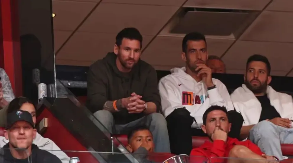 Revolución Messi: fue a ver un partido de la NBA y lo ovacionaron en varias ocasiones