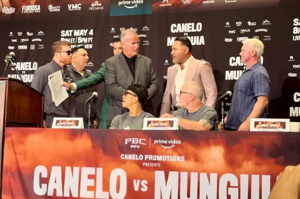 Dos leyendas casi terminan a los golpes en plena conferencia de prensa