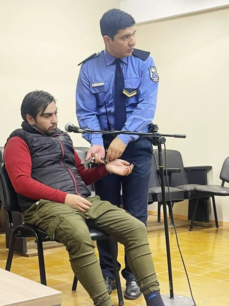 Le robó en la vía pública, tarjetas de crédito y debito a un cirujano: cayó al usarlas en un supermercado e irá al Penal