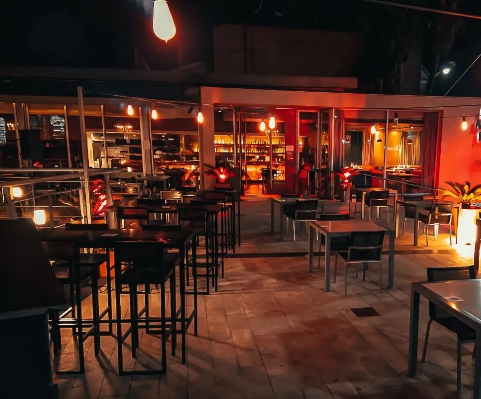 Por los aumentos en las boletas de la luz, gastronómicos locales reducen el personal de trabajo